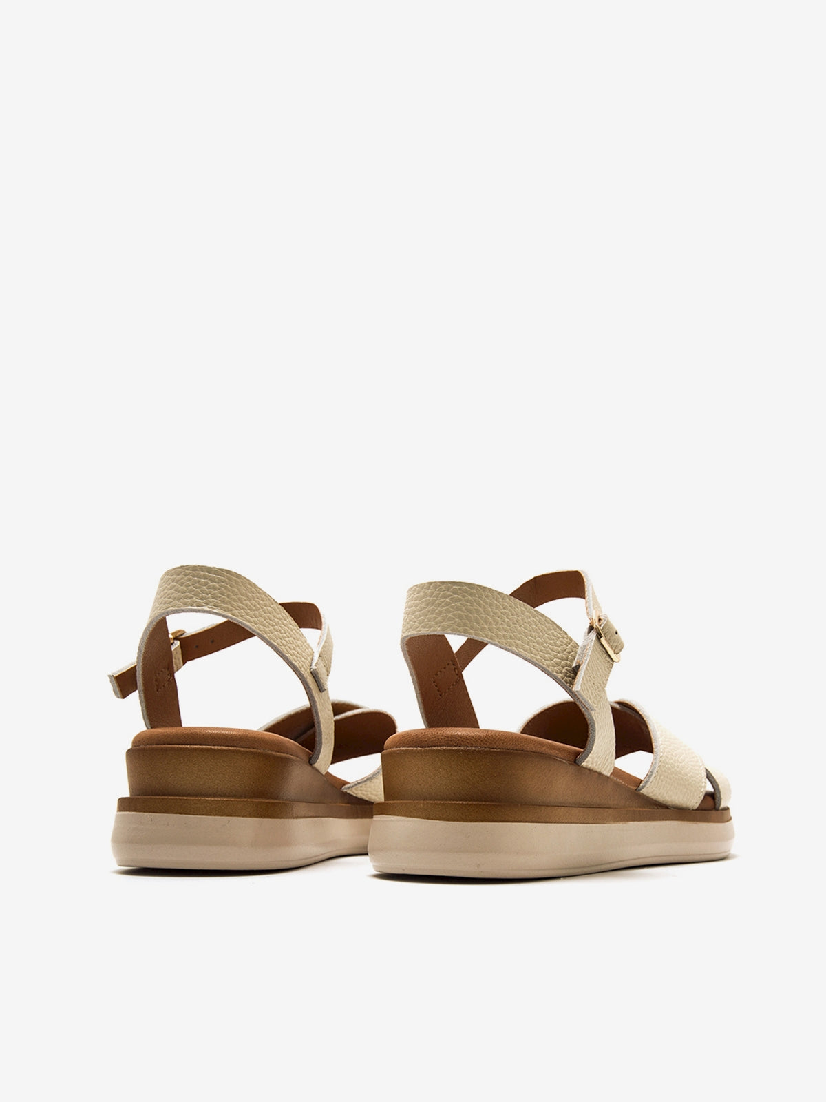 DANIELA BEIGE