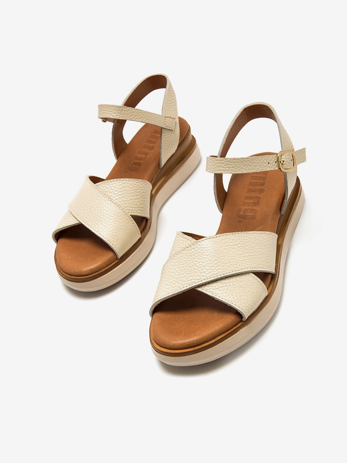 DANIELA BEIGE