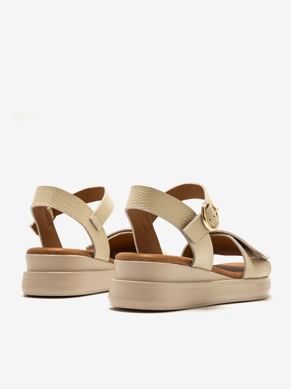 DANIELA BEIGE