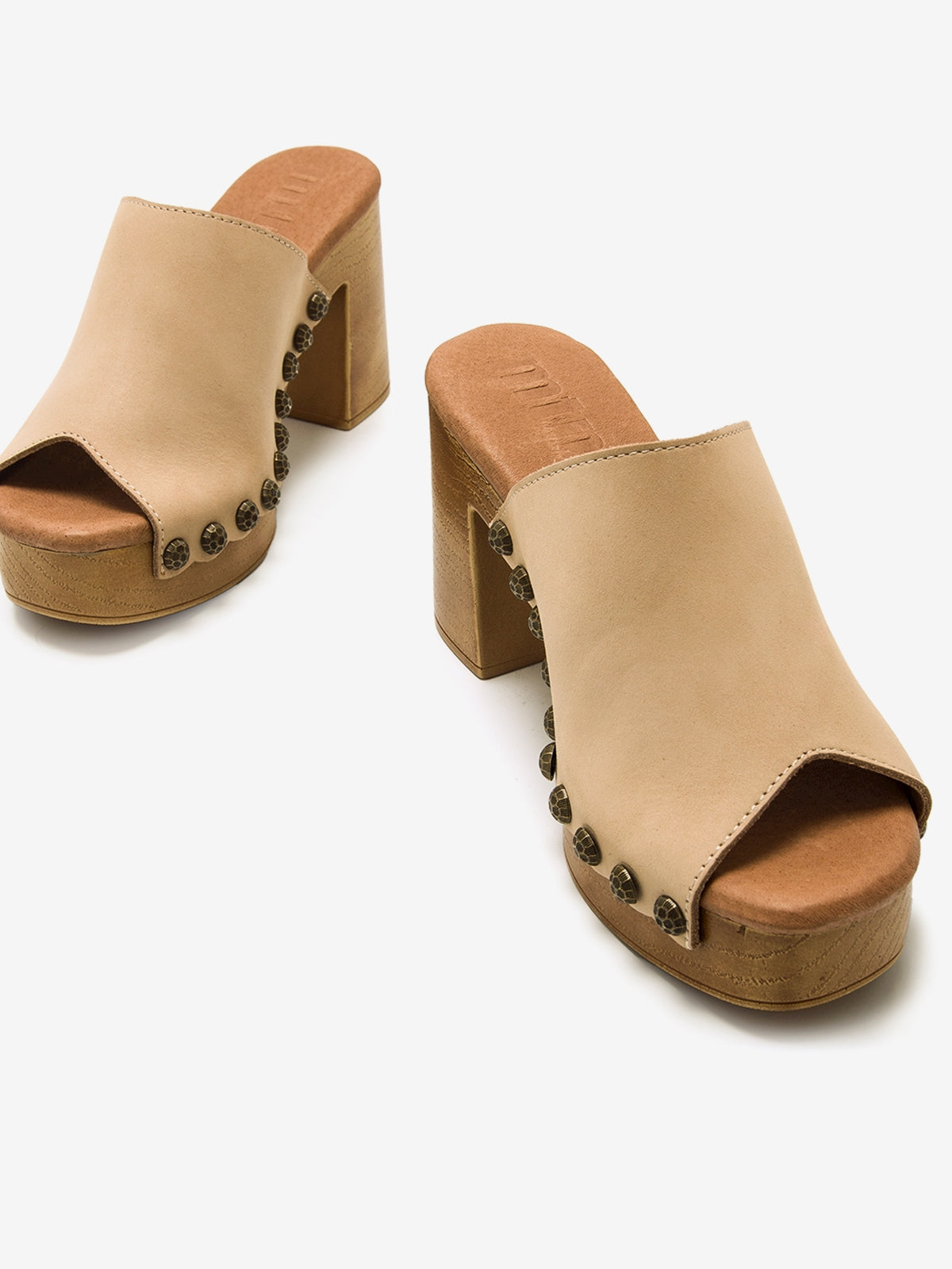 COYOTE BEIGE