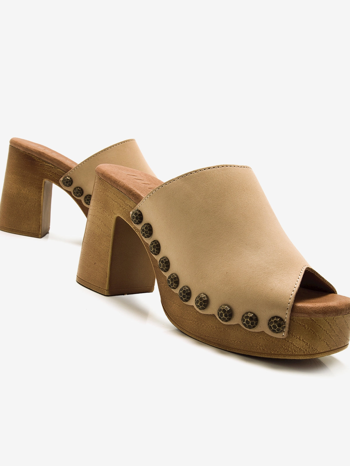 COYOTE BEIGE
