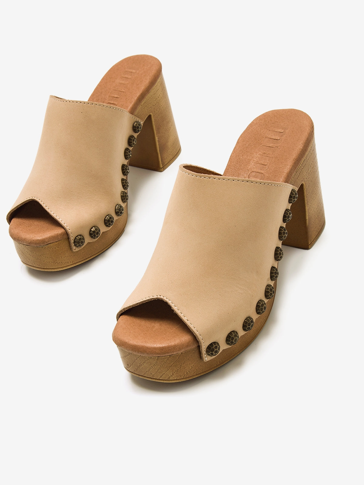 COYOTE BEIGE