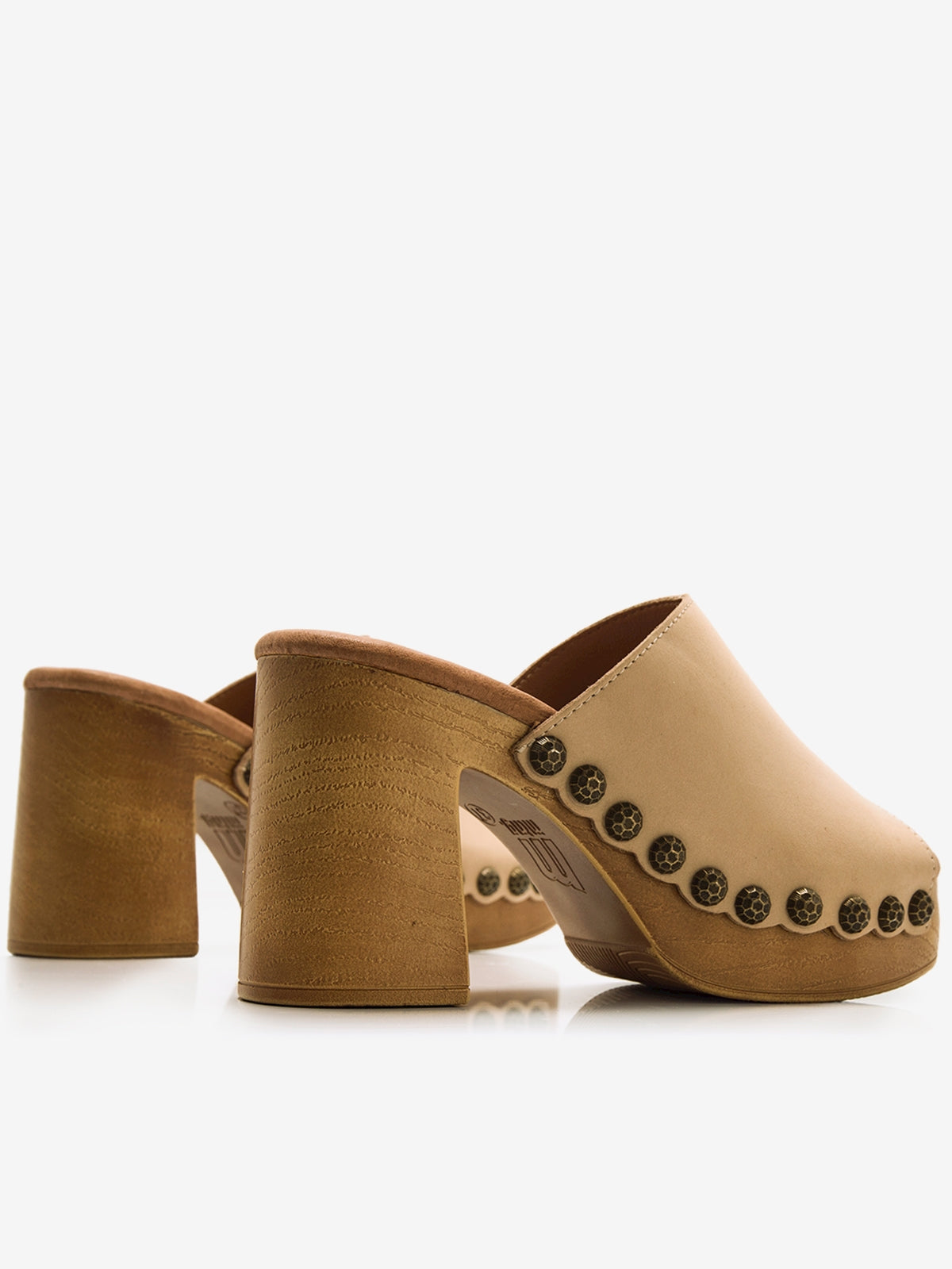 COYOTE BEIGE