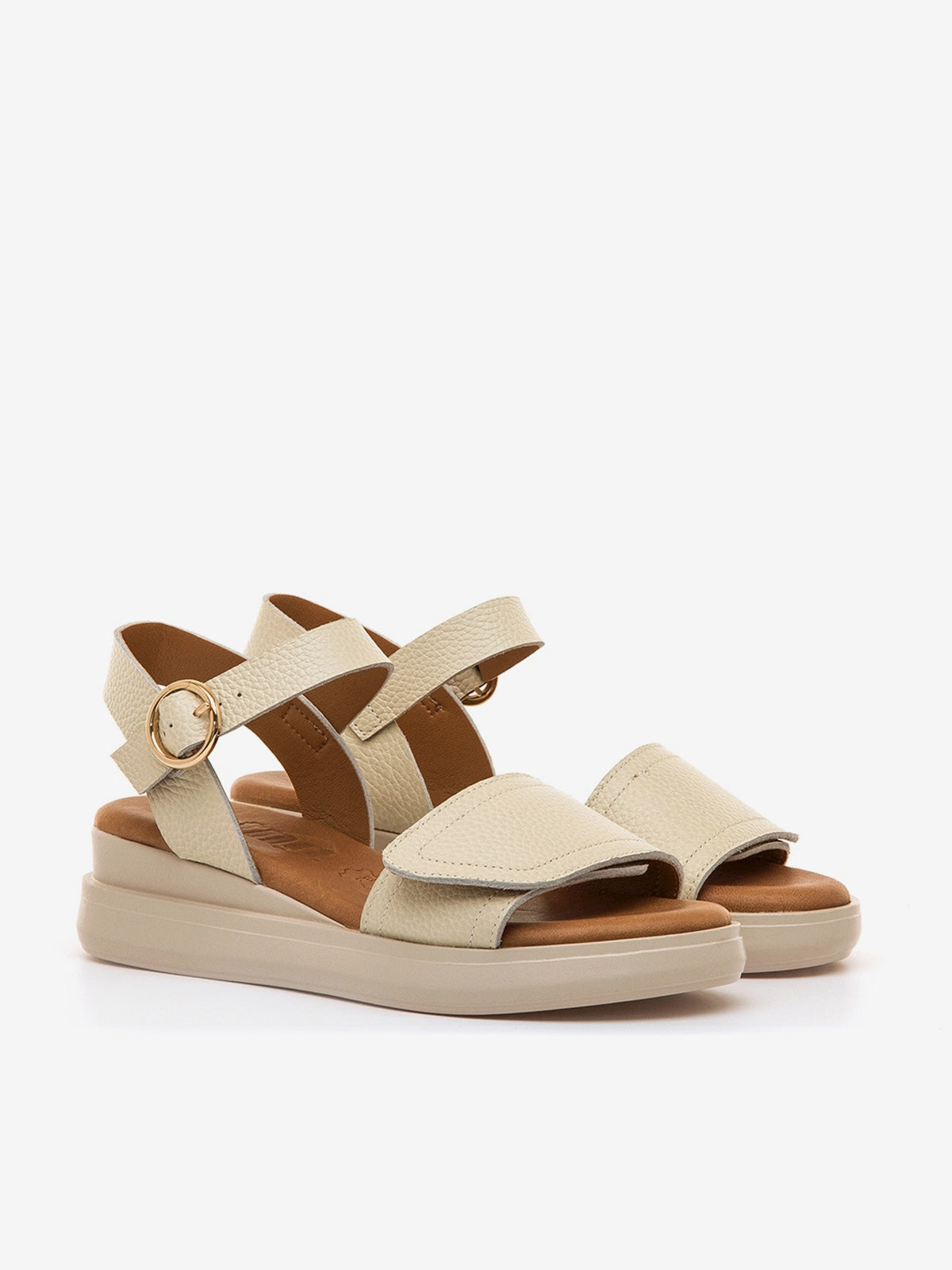 DANIELA BEIGE