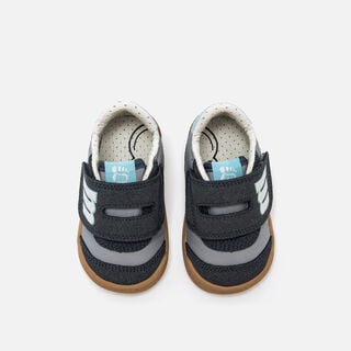 Zapatillas de Nino modelo FREE de MTNG