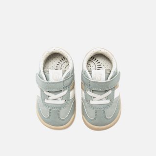 Zapatillas de Nino modelo FREE de MTNG
