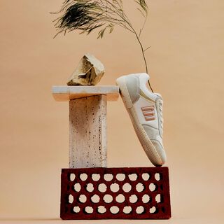 Sneakers pour Femme modèle FREE de MTNG