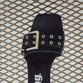 Sandalias planas de Mujer modelo NECANE de MTNG