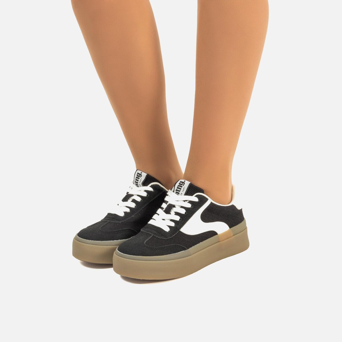 Zapatillas de Mujer modelo SKATY de MTNG image number 2
