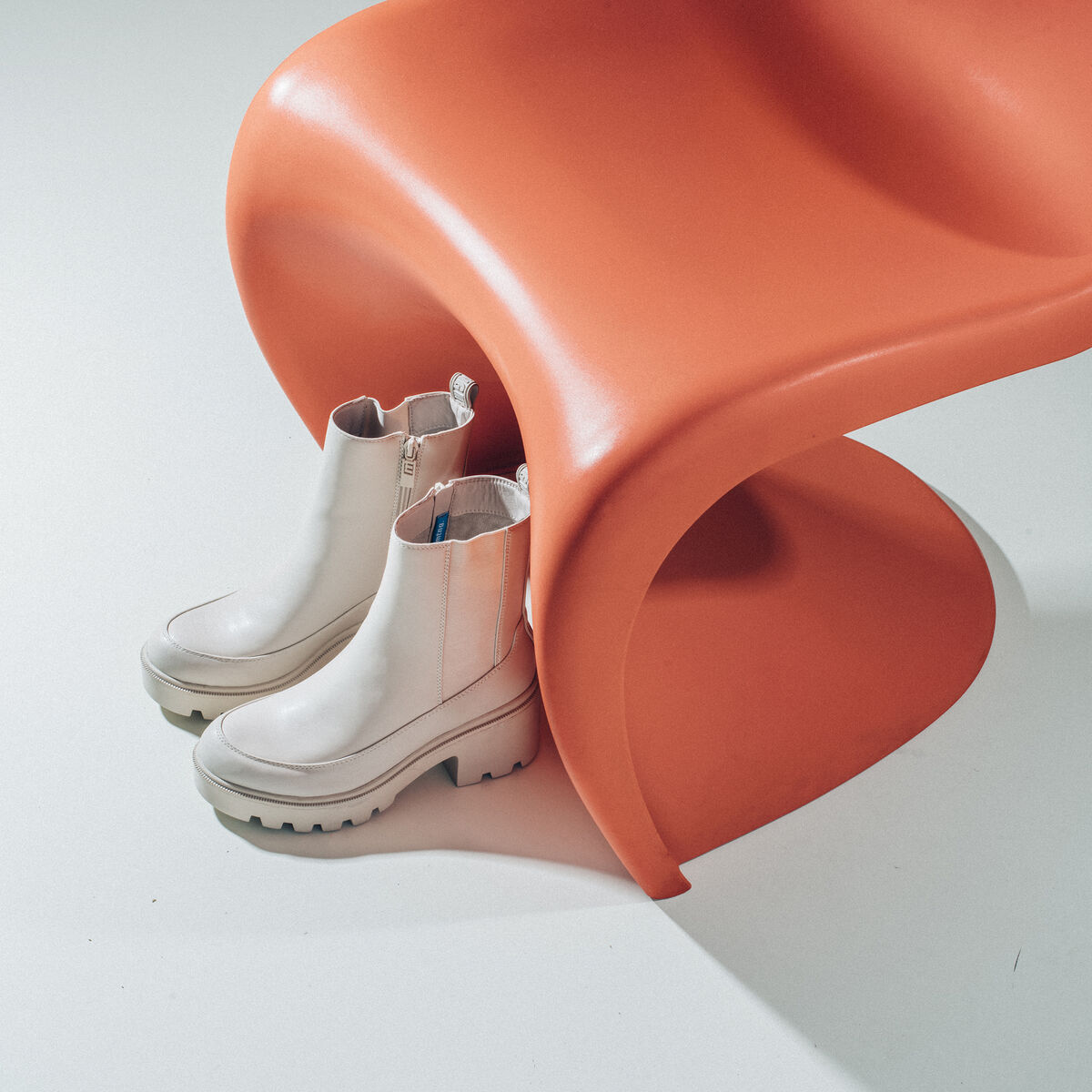 Botas de tornozelo planas de Mulher modelo MARS de MTNG image number 3