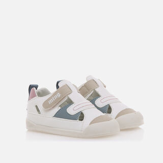 Zapatillas de Nina modelo FREE BABY de MTNG