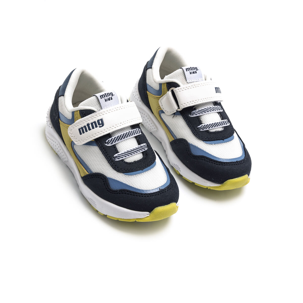 Zapatillas de Nina modelo YOUNG de MTNG image number 2