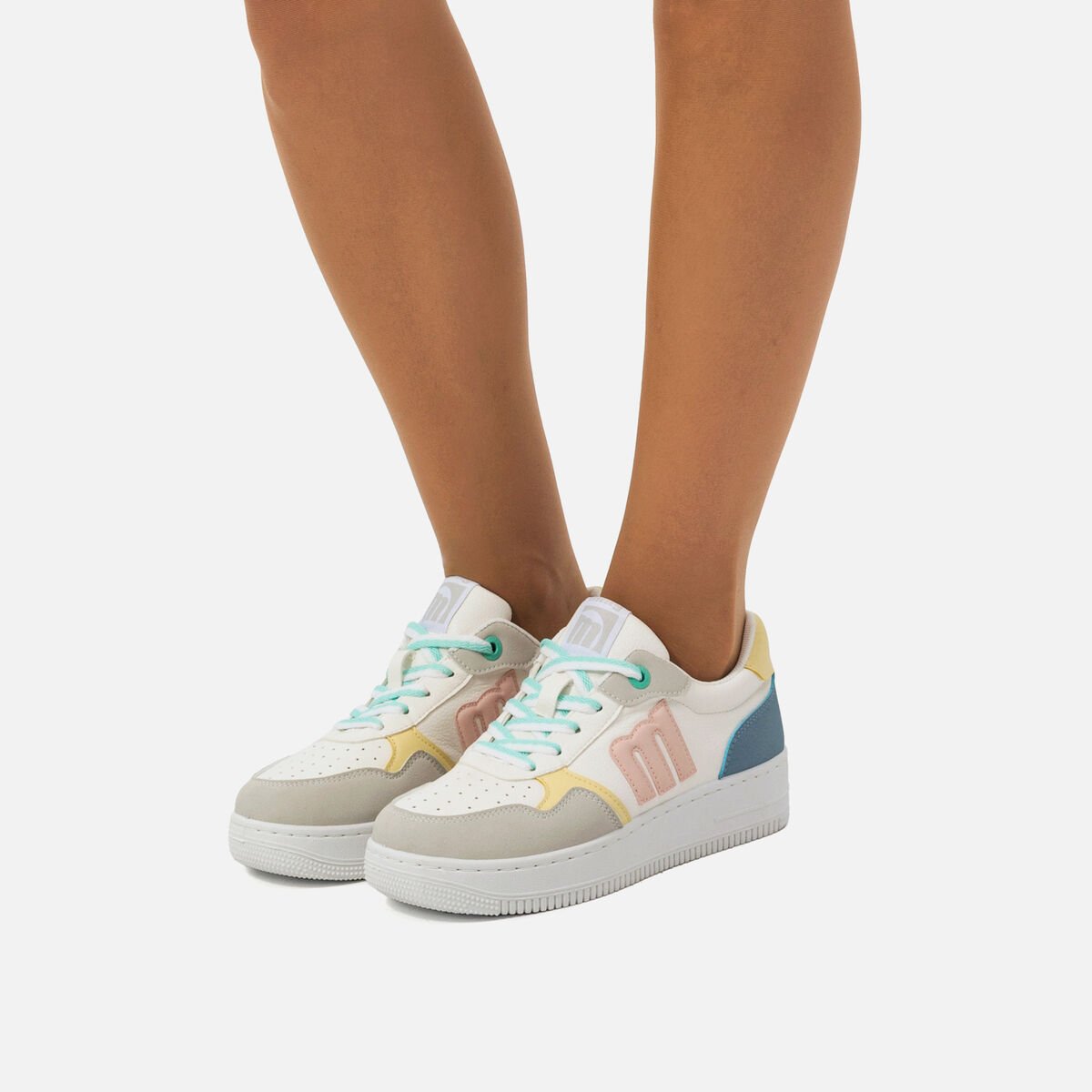 Zapatillas de Mujer modelo GRAVITY de MTNG image number 2