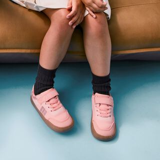 Zapatillas de Nina modelo FREE de MTNG