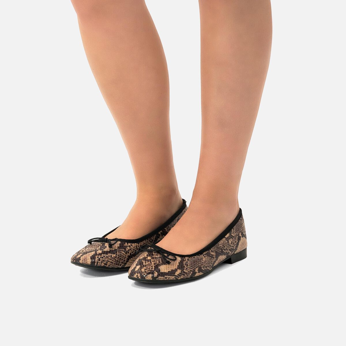 Zapatos planos de Mujer modelo CAMILLE de MTNG image number 2