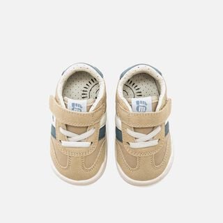 Zapatillas de Nino modelo FREE de MTNG