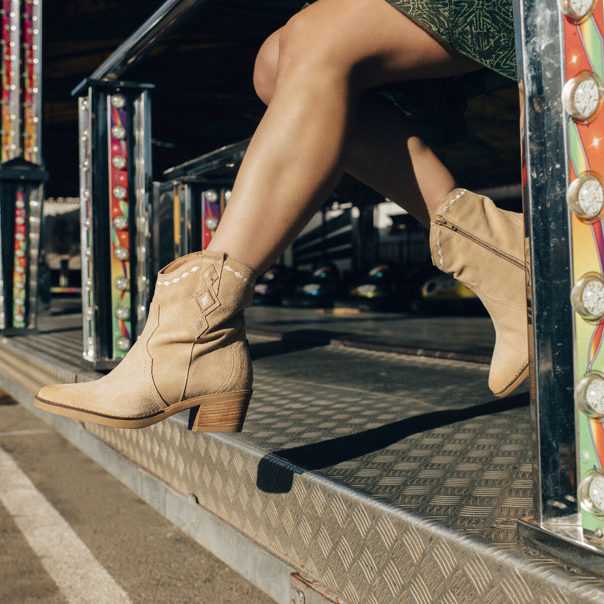 Botas de tornozelo de salto de Mulher modelo TEO de MTNG image number 2