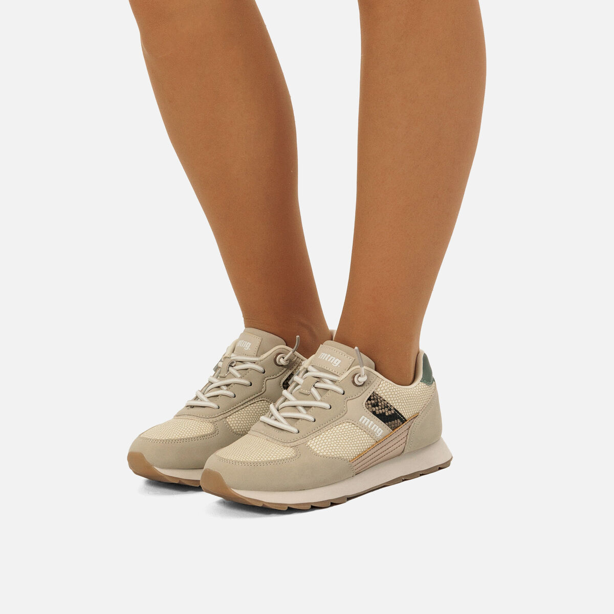 Zapatillas de Mujer modelo JOGGO SAI de MTNG image number 2