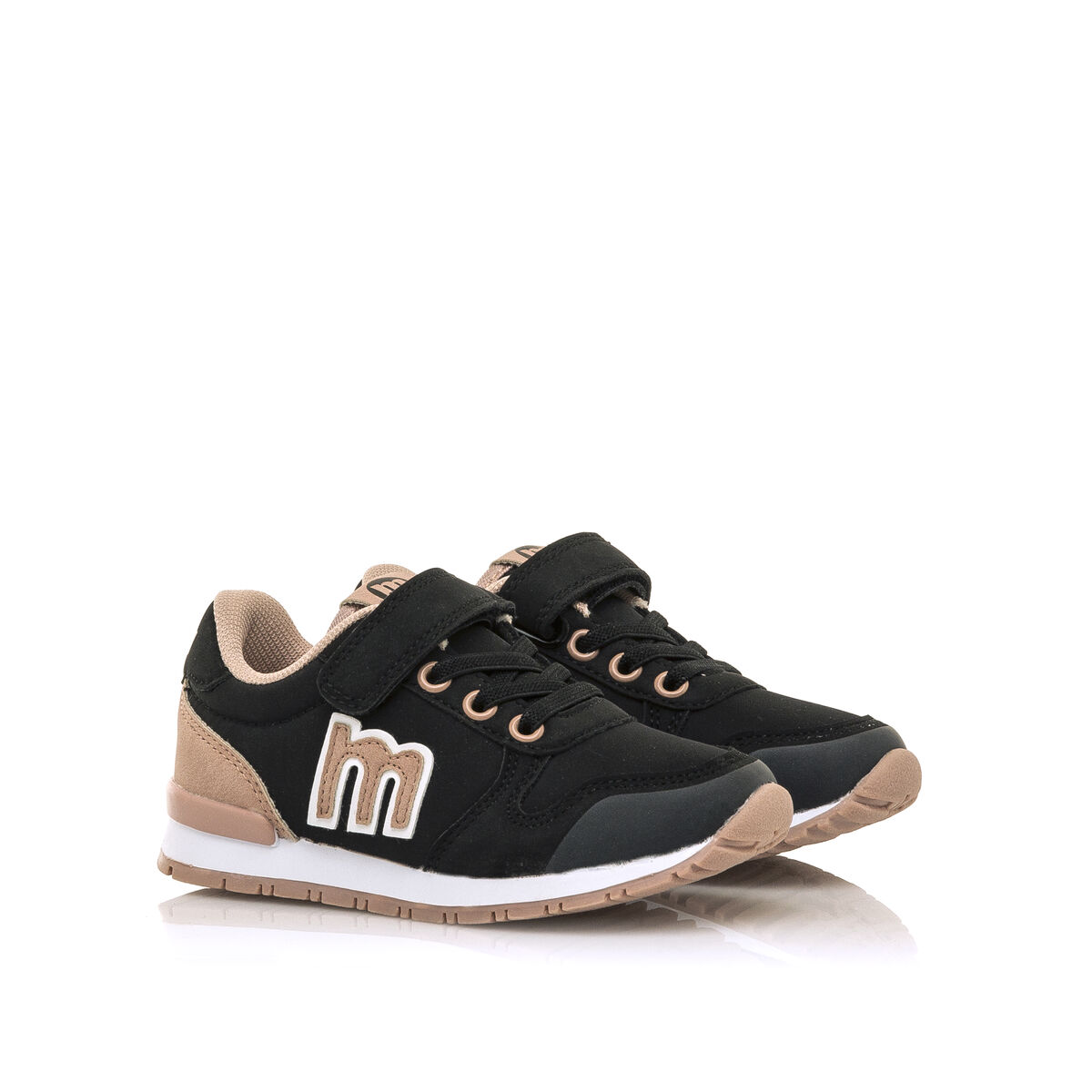 TENIS de Menina modelo JOGGO de MTNG image number 1
