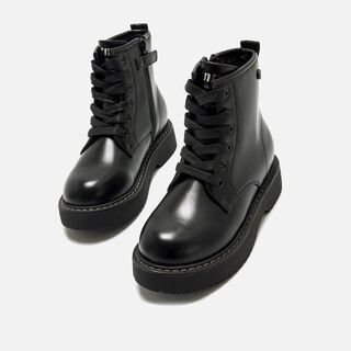 Botines de Nina modelo STORM de MTNG