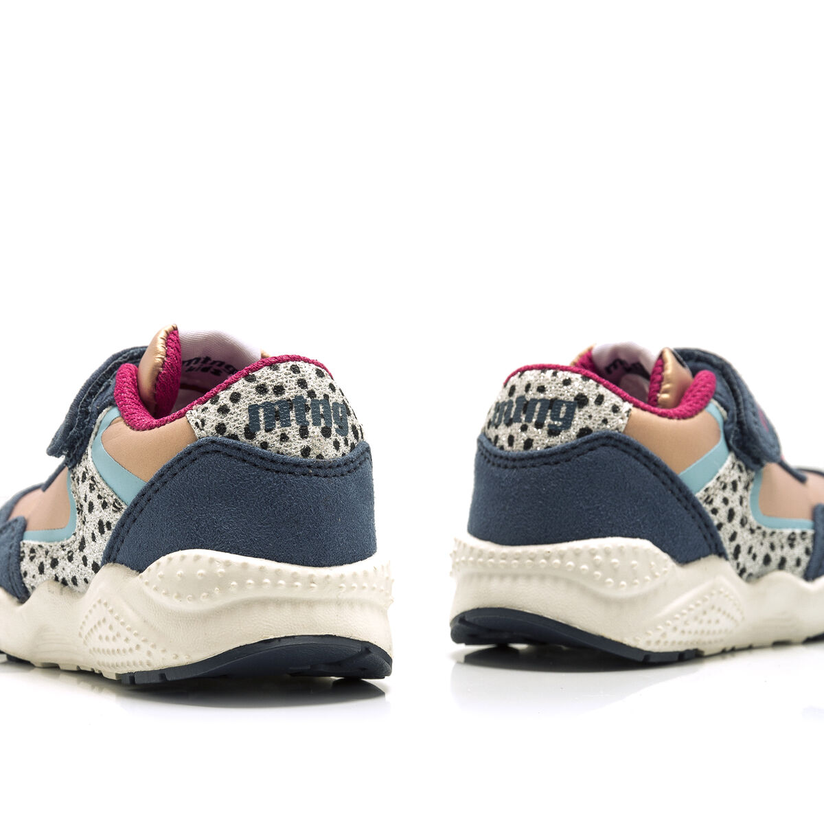 Zapatillas de Nina modelo YOUNG de MTNG image number 3