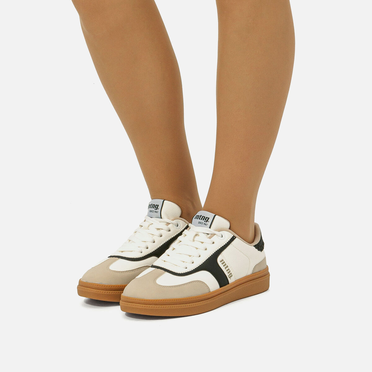 Sneakers-Femme-CUMBIA-MTNG image number 2 Sneakers pour Femme modèle CUMBIA de MTNG image number 2