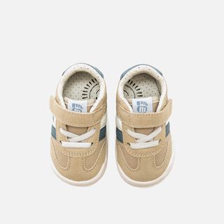 Zapatillas de Nino modelo FREE de MTNG