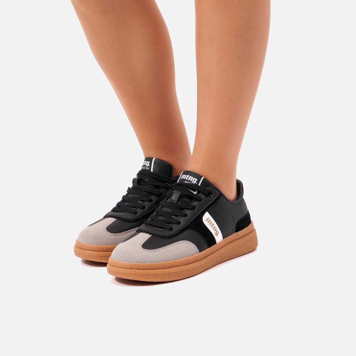 Zapatillas de Mujer modelo CUMBIA de MTNG image number 2