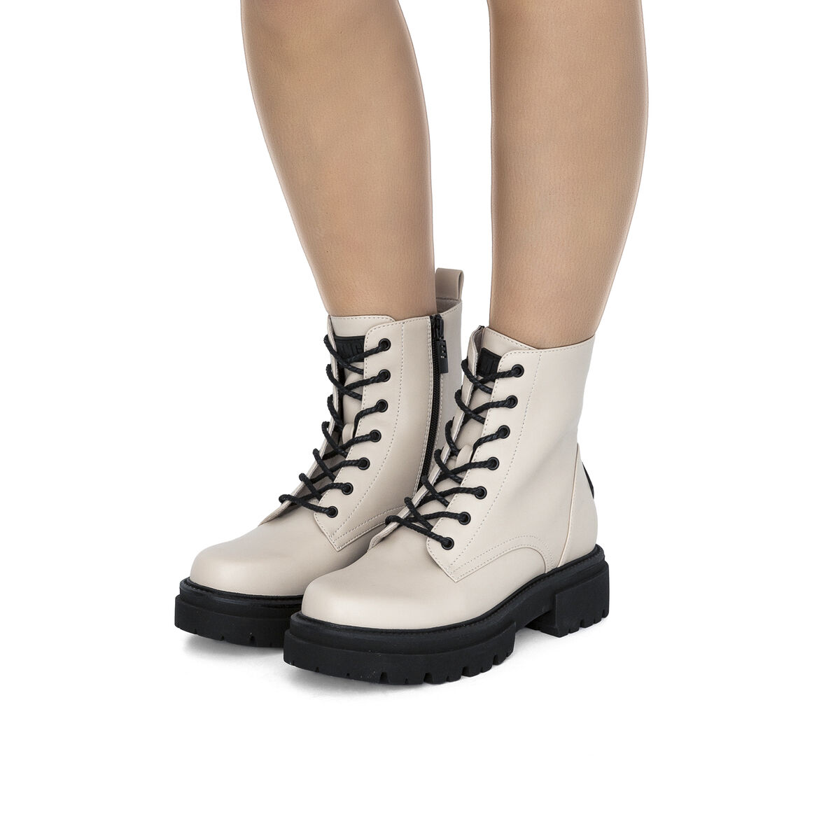 Botas de tornozelo planas de Mulher modelo MERC de MTNG image number 1