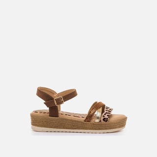 Sandalias de Nina modelo AIRE de MTNG
