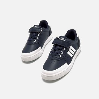 Zapatillas de Nino modelo EMI de MTNG