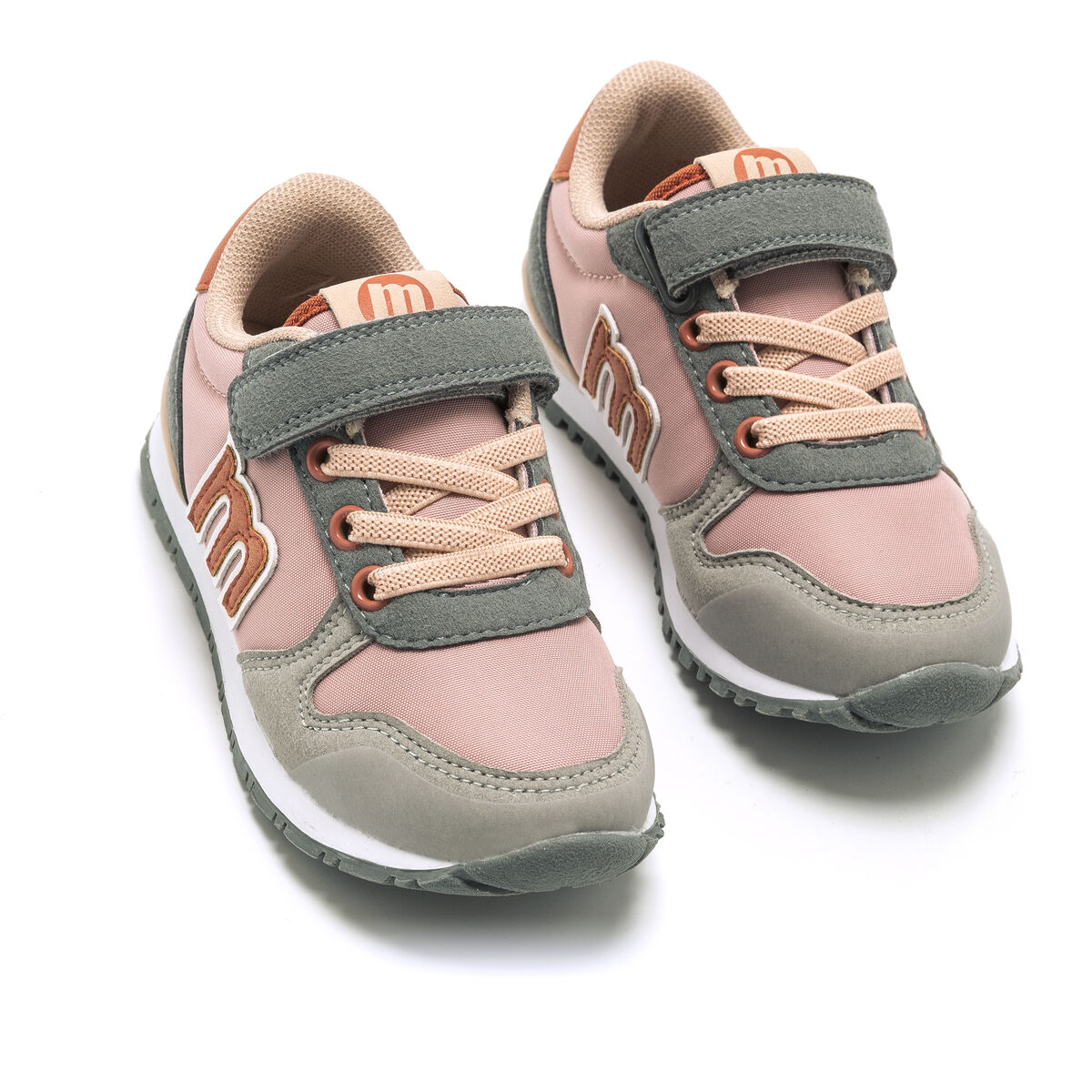TENIS de Menina modelo JOGGO de MTNG image number 2