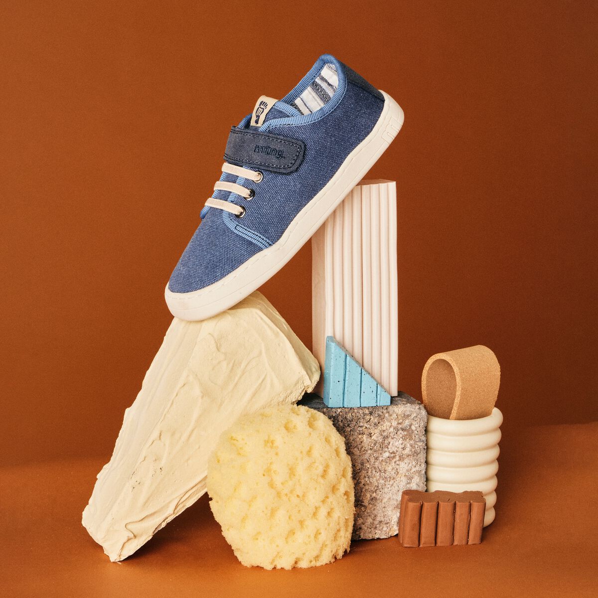 Zapatillas de Nino modelo FREE de MTNG image number 1