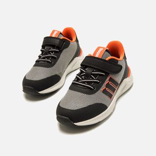 Zapatillas de Nino modelo SOMO de MTNG
