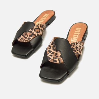 Sandalias planas de Mujer modelo NECANE de MTNG
