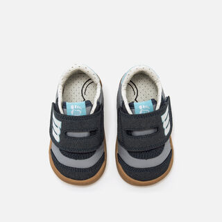 Zapatillas de Nino modelo FREE de MTNG