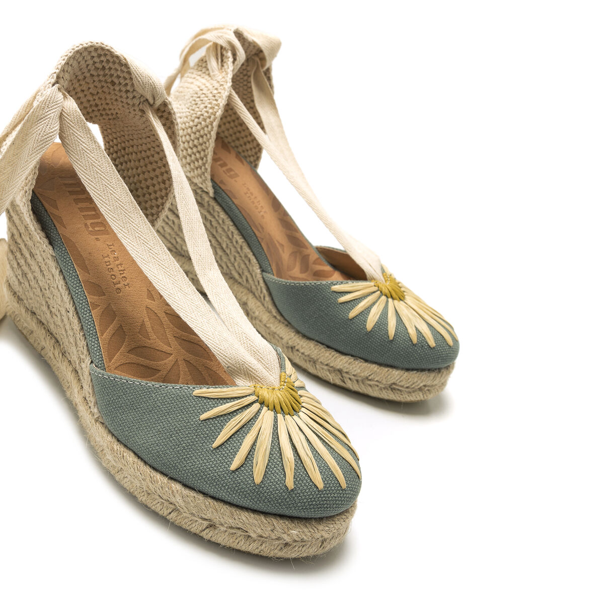 Sandalias de cunha de Mulher modelo LOUISA de MTNG image number 4