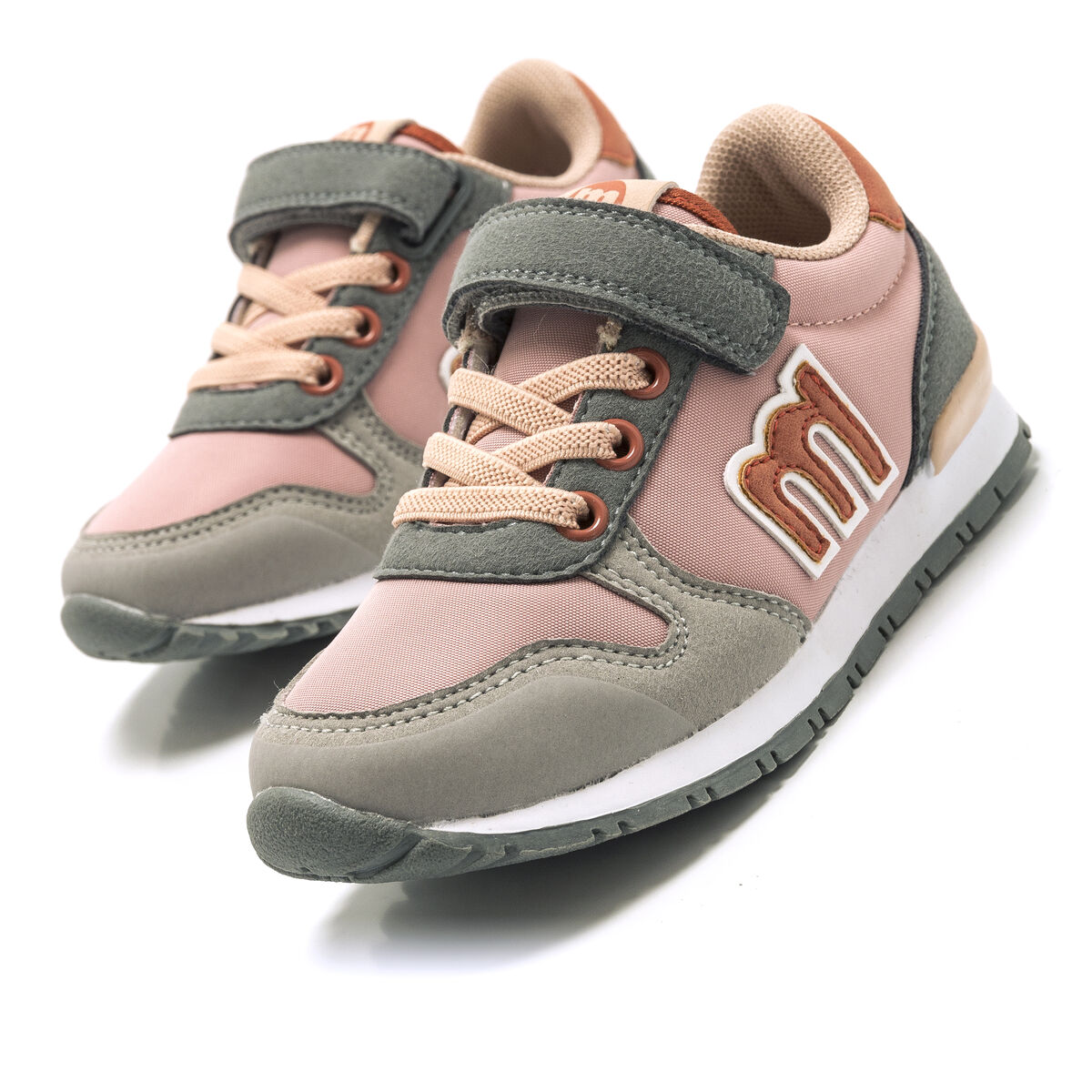 TENIS de Menina modelo JOGGO de MTNG image number 6