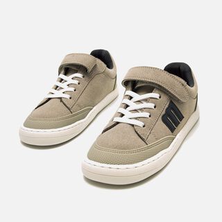Zapatillas de Nino modelo FREE de MTNG