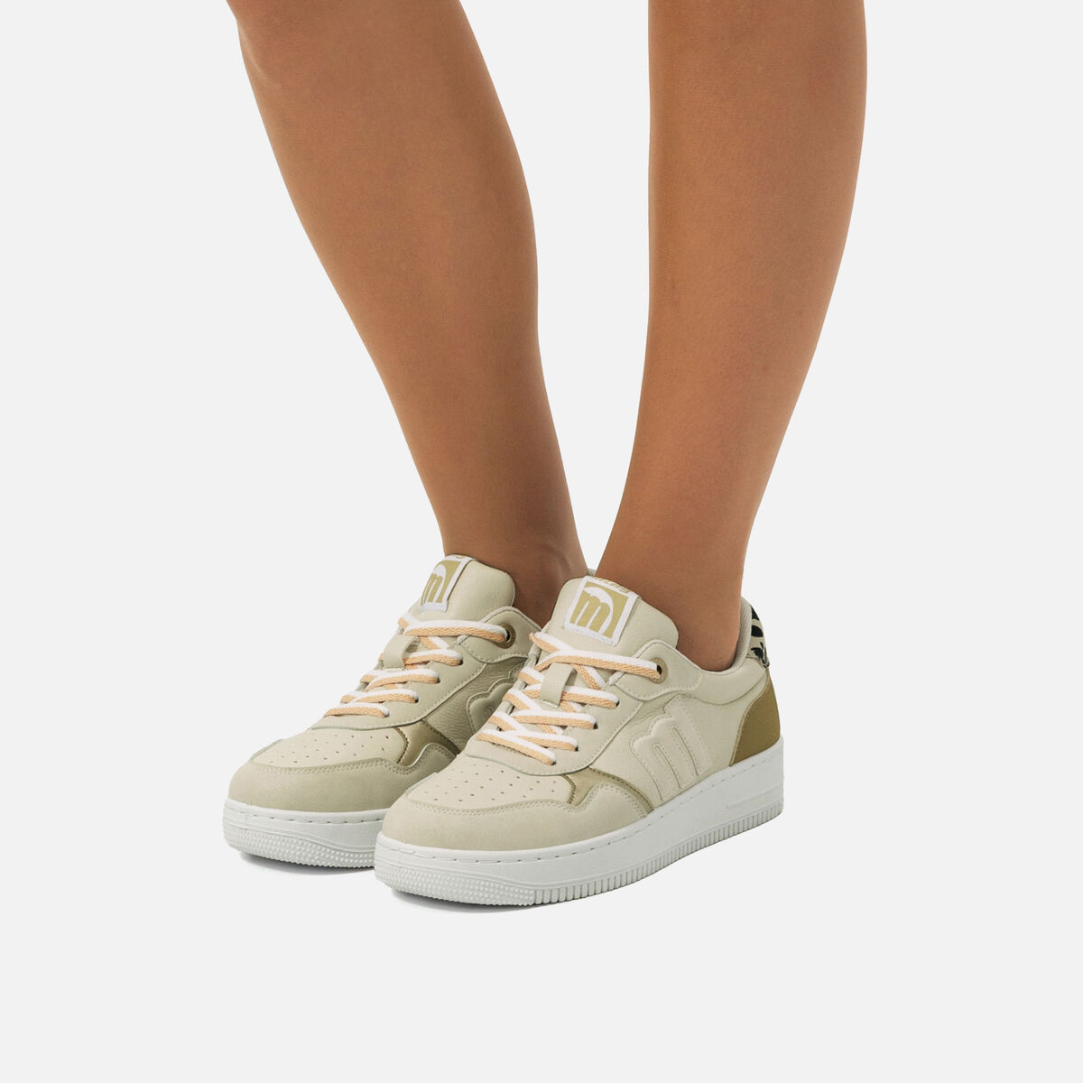 Zapatillas de Mujer modelo GRAVITY de MTNG image number 2