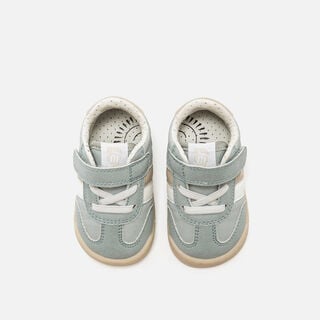 Zapatillas de Nino modelo FREE BABY de MTNG