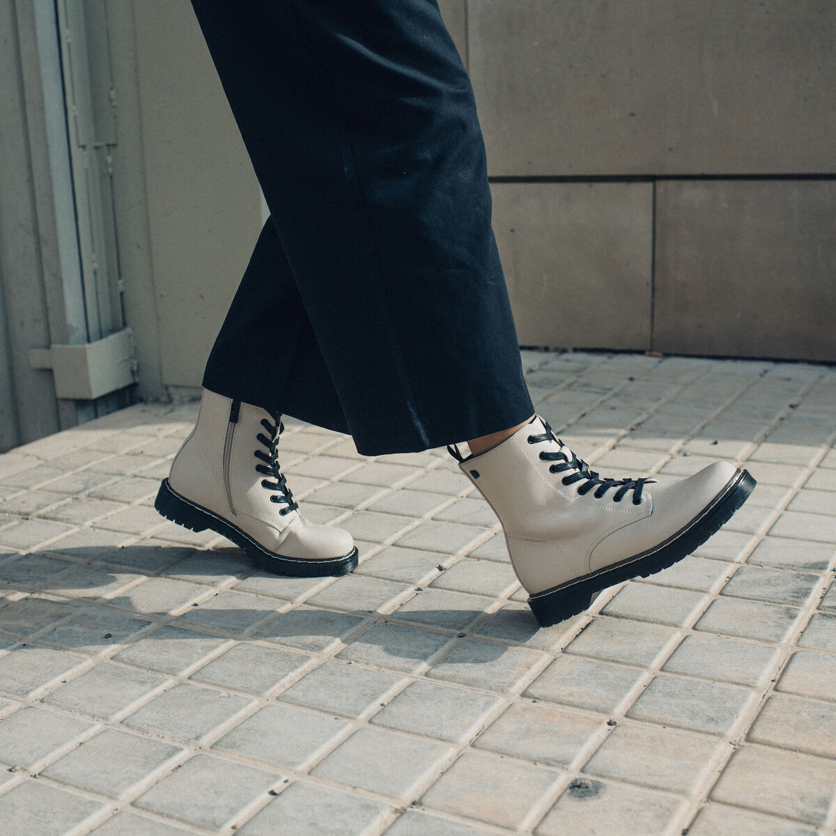 Botas de tornozelo planas de Mulher modelo STORM de MTNG image number 3