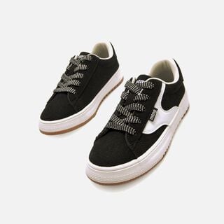 Zapatillas de Nino modelo EMI de MTNG