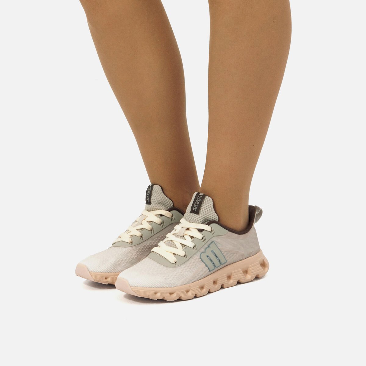 Sneakers pour Femme mod&egrave;le CUBE de MTNG image number 2