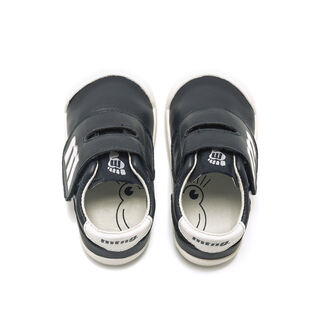 Zapatillas de Nino modelo FREE de MTNG