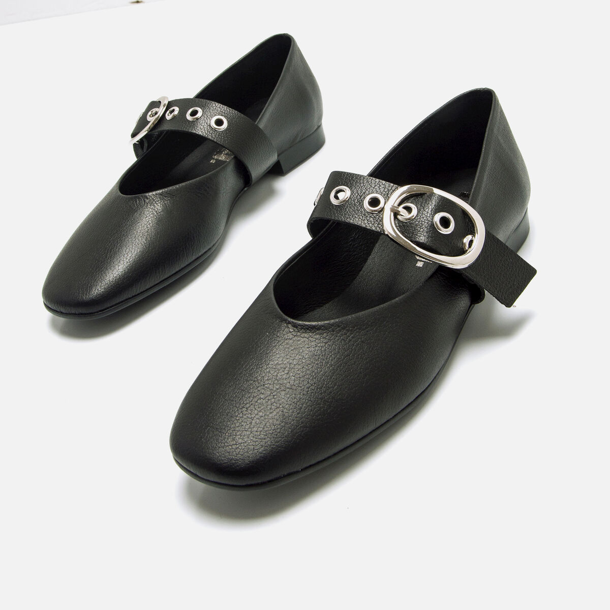 Sapatos planos de Mulher modelo CAMILLE de MTNG image number 1