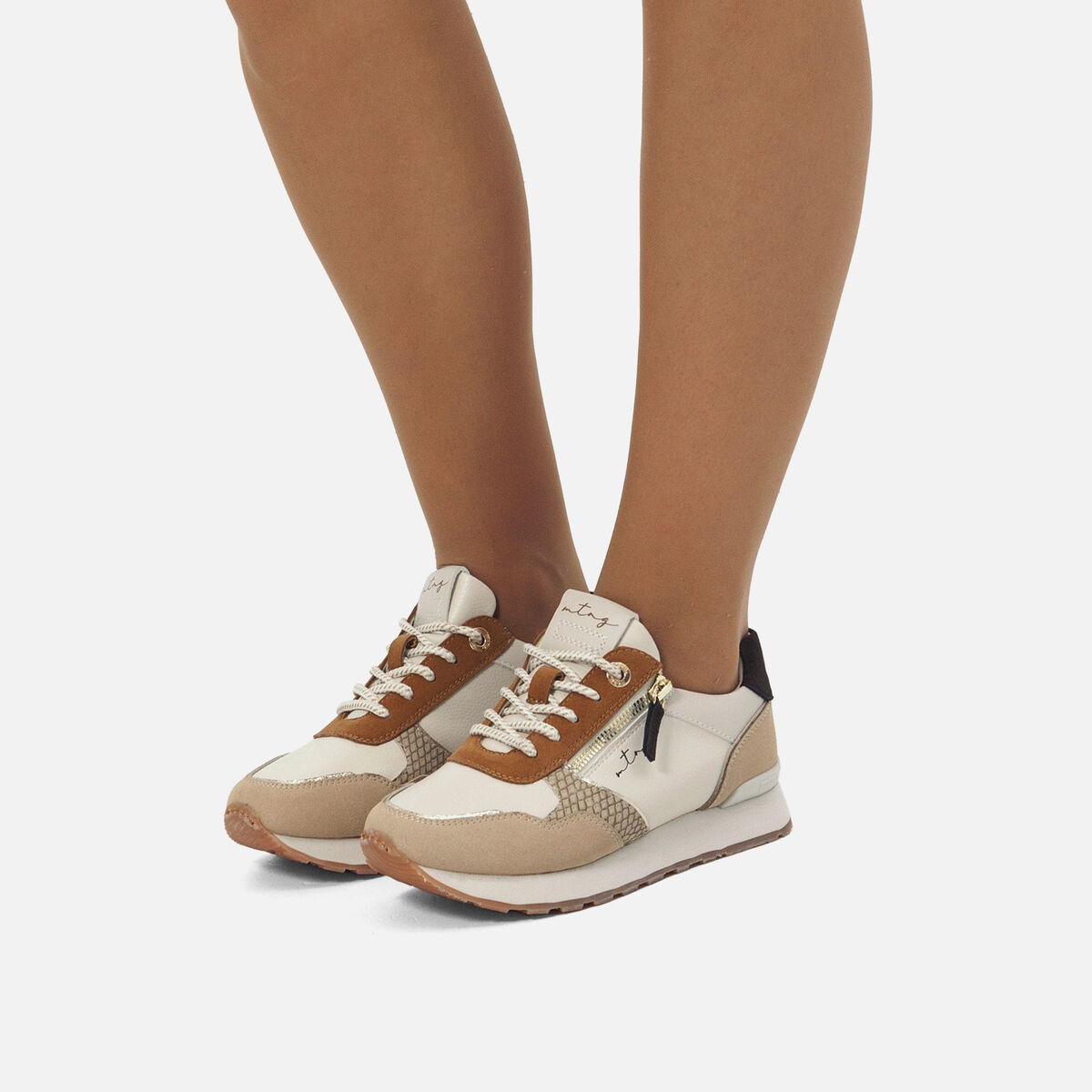 Zapatillas de Mujer modelo JOGGO CLASSIC de MTNG image number 2