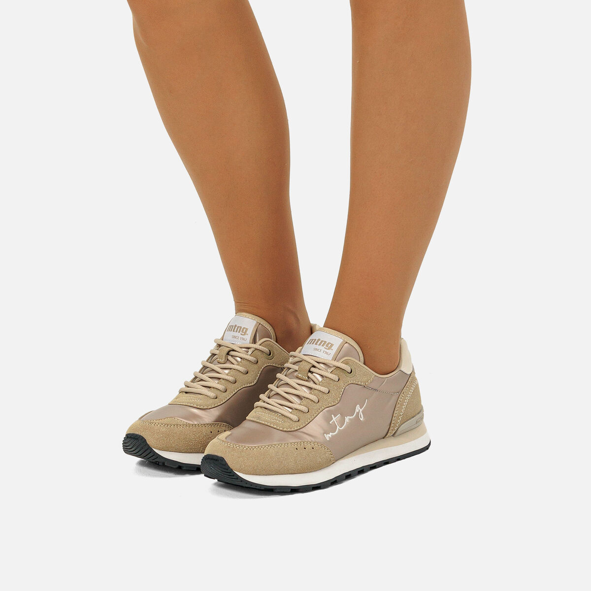 Zapatillas de Mujer modelo JOGGO CLASSIC de MTNG image number 2