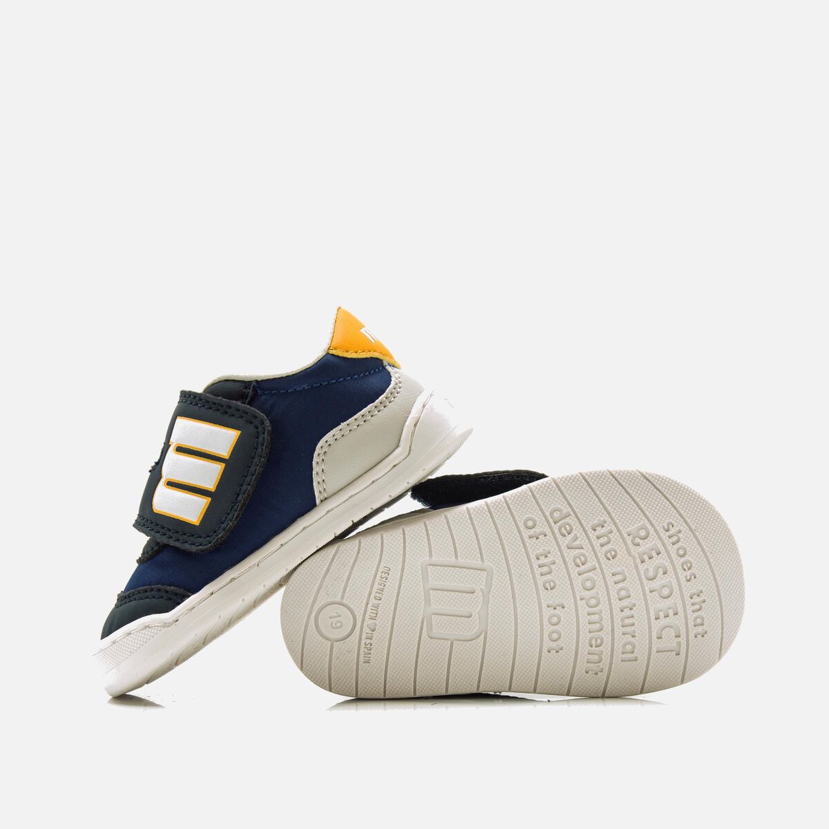 Sneakers de Rapaz modelo FREE BABY de MTNG image number 5