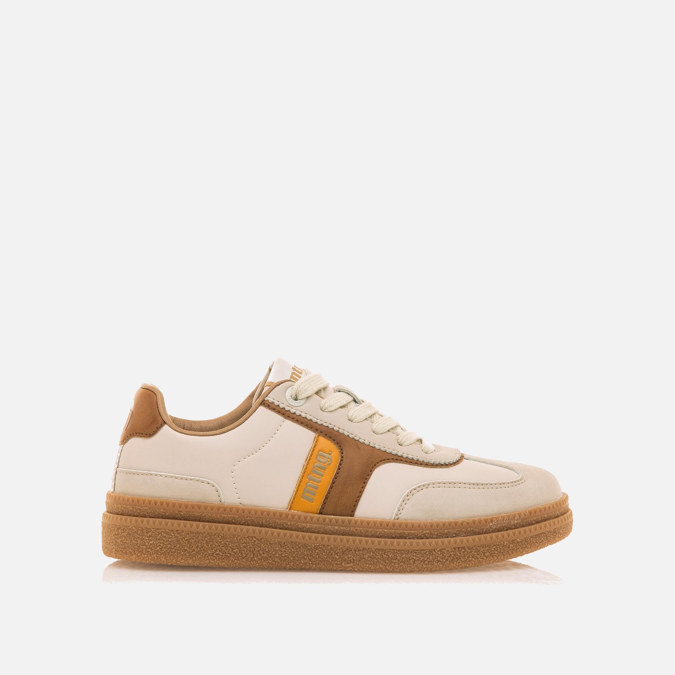 Sneakers mujer beige 2025
